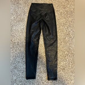 Aerie Black Shiny Leggings